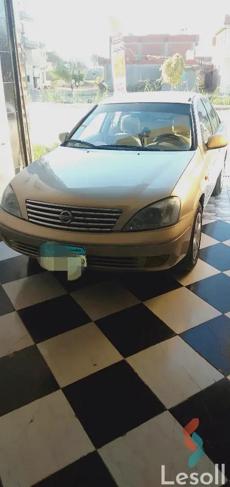 نيسان صني اوتوماتك مستعملة ذهبي موديل 2012