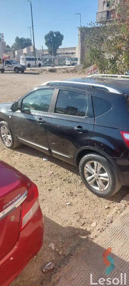 نيسان قشقاي اوتوماتك مستعملة أسود موديل 2012 - صورة 4