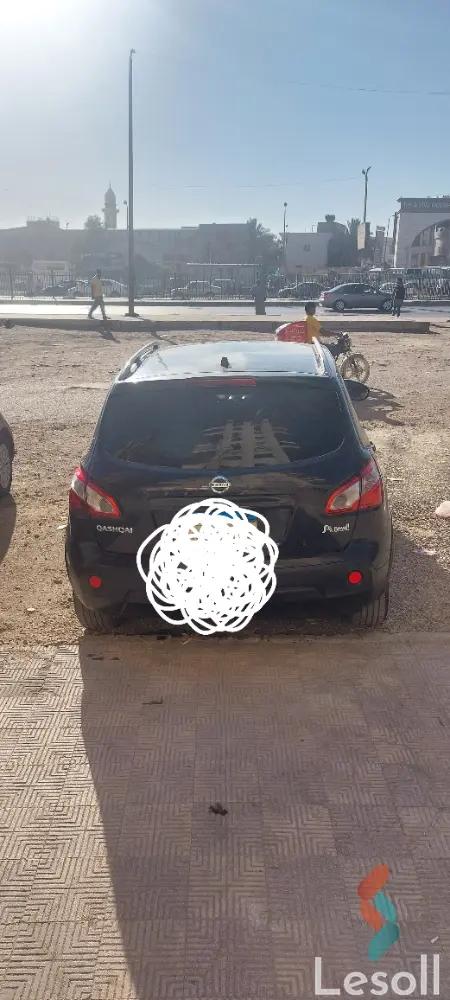 نيسان قشقاي اوتوماتك مستعملة أسود موديل 2012 - صورة 2