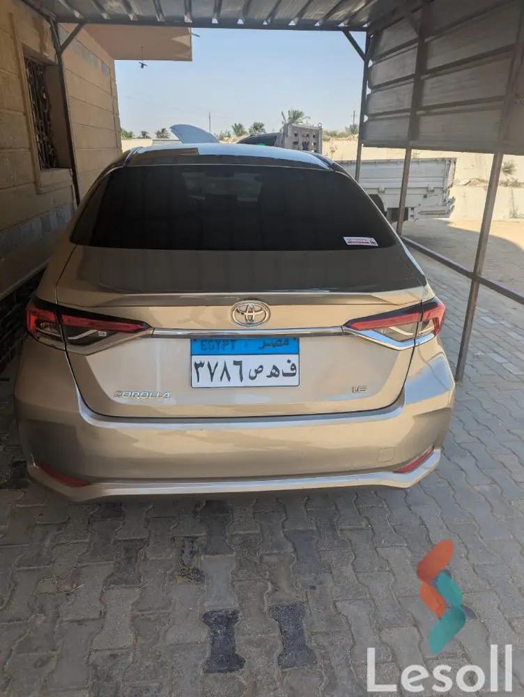 تويوتا كورولا اوتوماتك مستعملة ذهبي موديل 2020