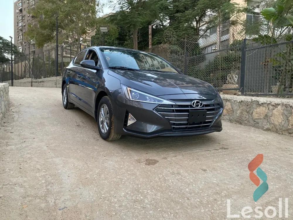 هيونداي إلنترا اوتوماتك جديدة رمادي داكن موديل 2026