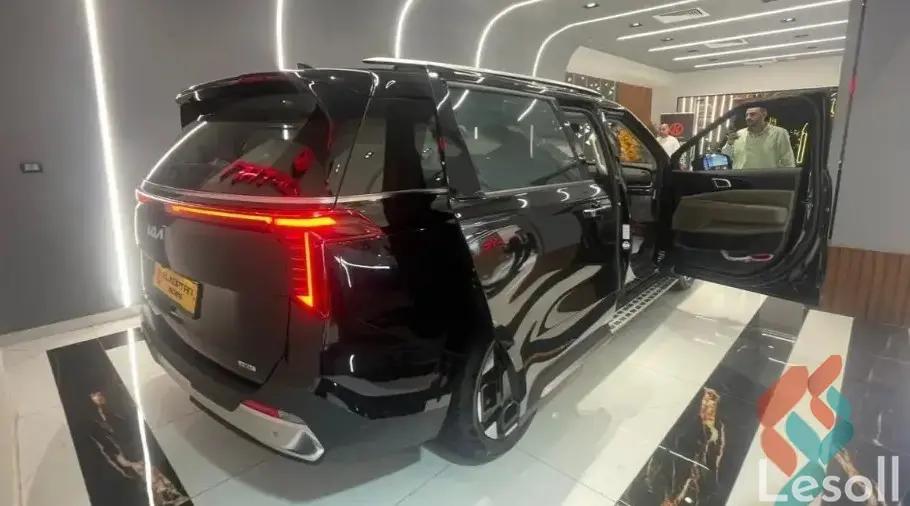 كيا كارنفال اوتوماتك مستعملة أسود موديل 2023 - كل الصور