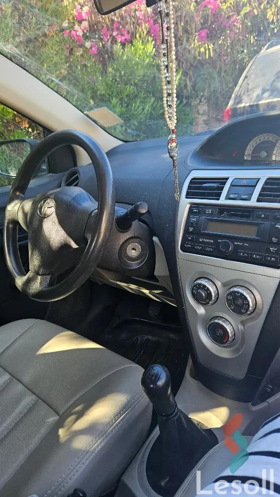 تويوتا يارس مانيوال مستعملة رمادي داكن موديل 2008