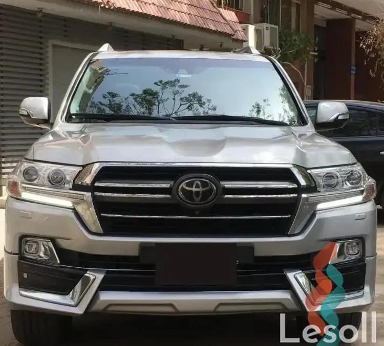 تويوتا لاندكروزر اوتوماتك مستعملة فضي موديل 2024 - كل الصور