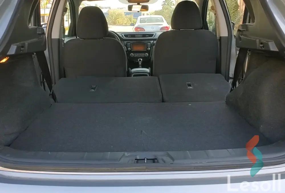 نيسان قشقاي اوتوماتك مستعملة رمادي داكن موديل 2021