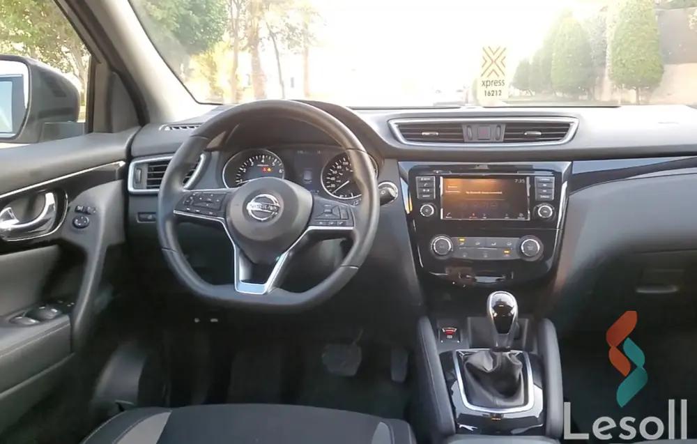 نيسان قشقاي اوتوماتك مستعملة رمادي داكن موديل 2021