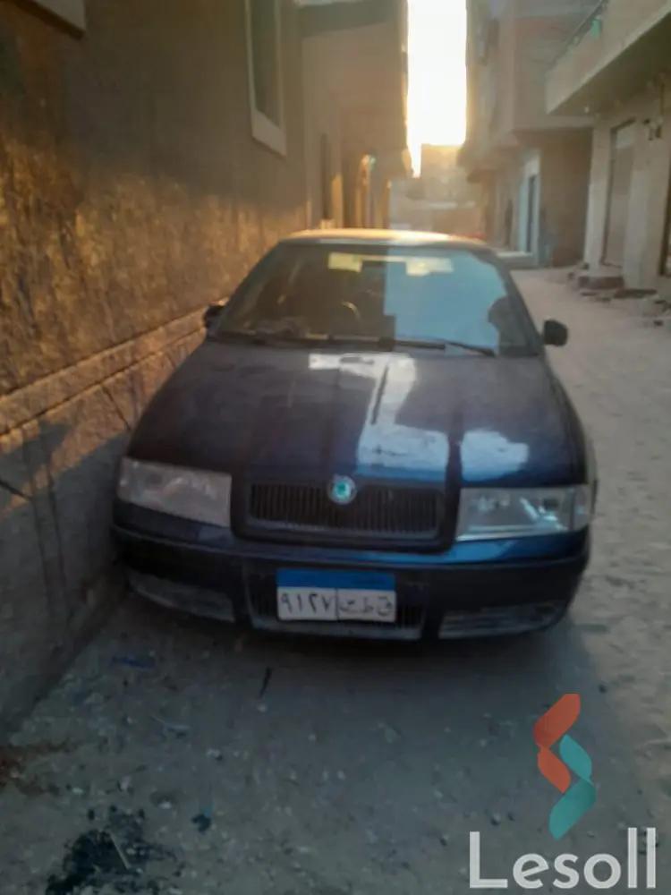 سكودا أوكتافيا مانيوال مستعملة كحلي موديل 2004