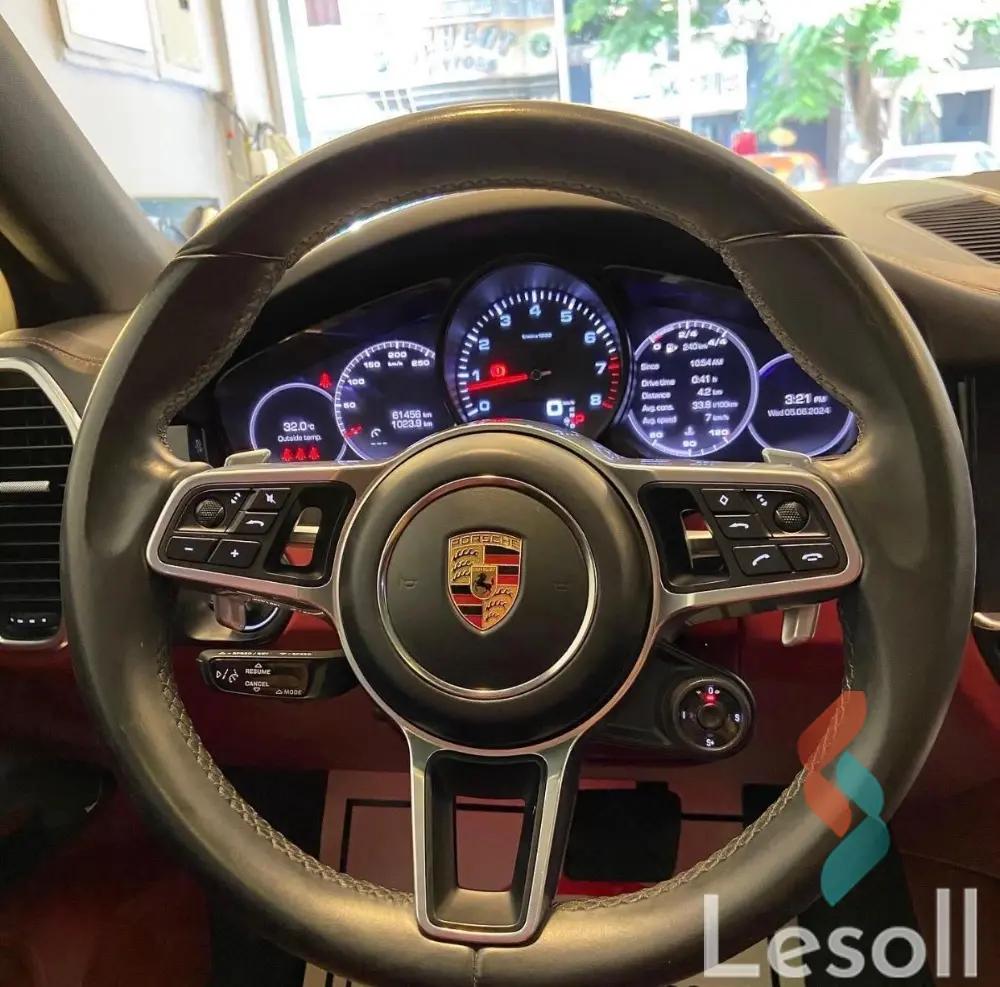 Porsche cayenne automatic used white model 2021