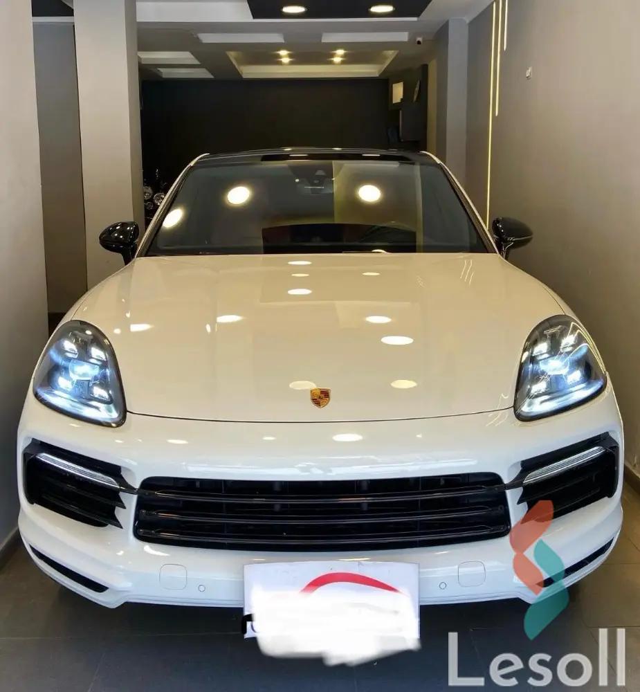 Porsche cayenne automatic used white model 2021