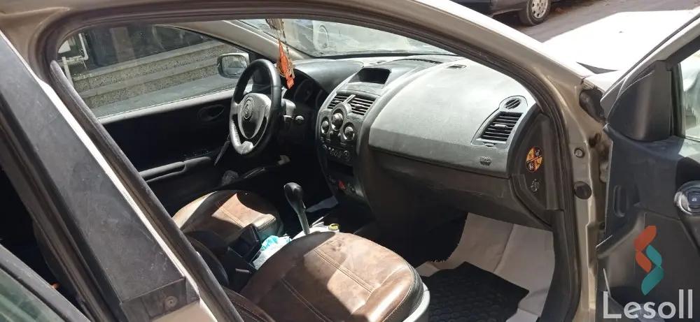 رينو ميجان اوتوماتك مستعملة فضي موديل 2005