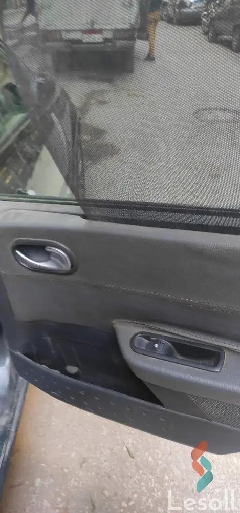 رينو ميجان اوتوماتك مستعملة أسود موديل 2008