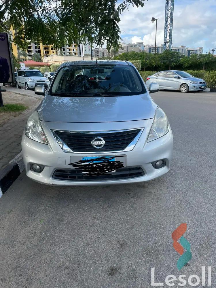 نيسان صني اوتوماتك مستعملة فضي موديل 2014 - كل الصور