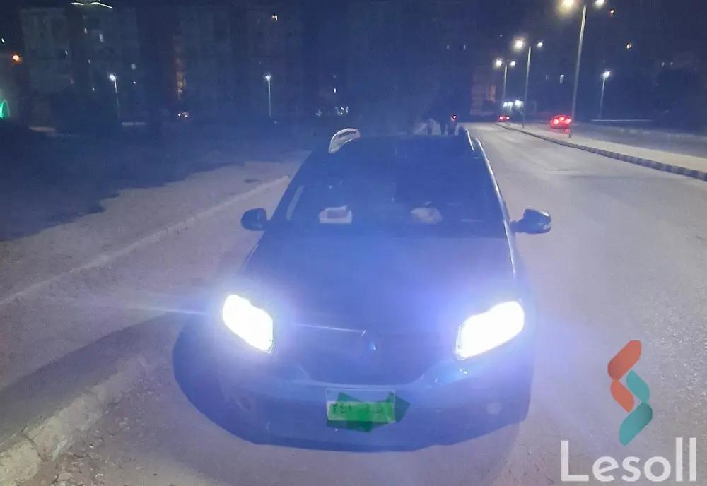 رينو سانديرو اوتوماتك مستعملة أزرق موديل 2016