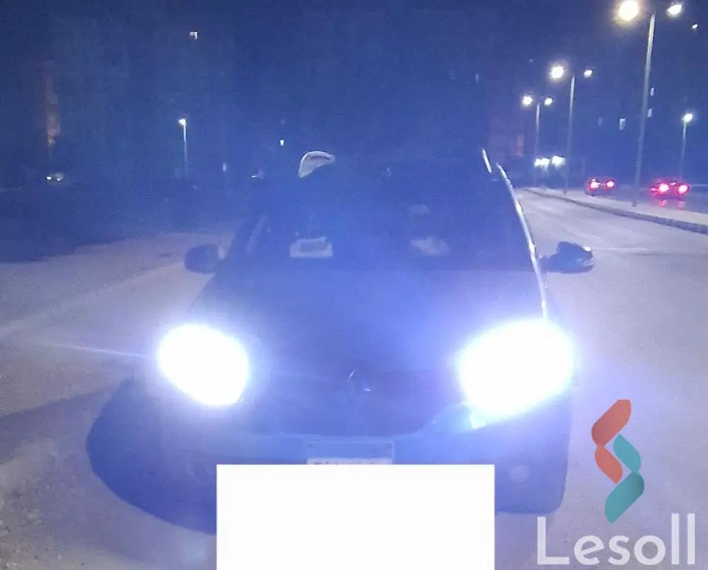 رينو سانديرو اوتوماتك مستعملة أزرق موديل 2016