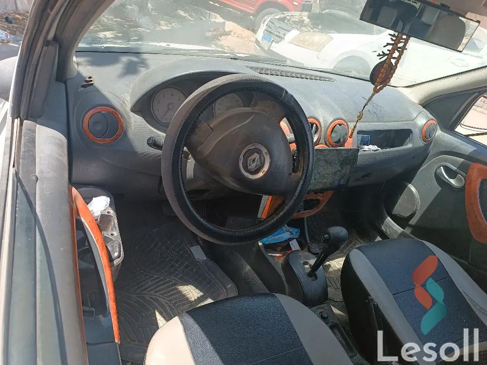 رينو لوجان اوتوماتك مستعملة أبيض موديل 2011