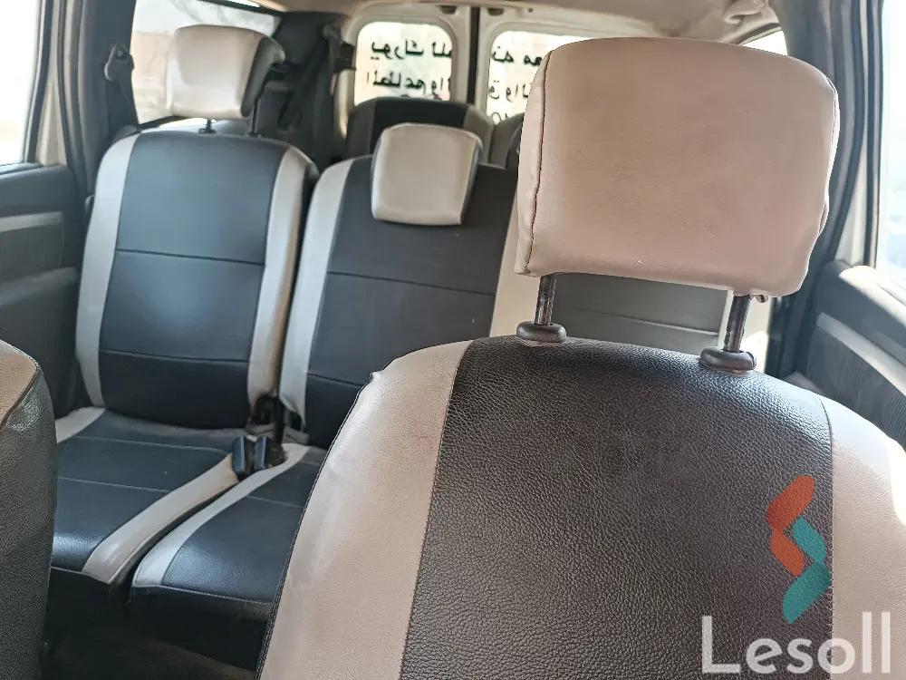 رينو لوجان اوتوماتك مستعملة أبيض موديل 2011