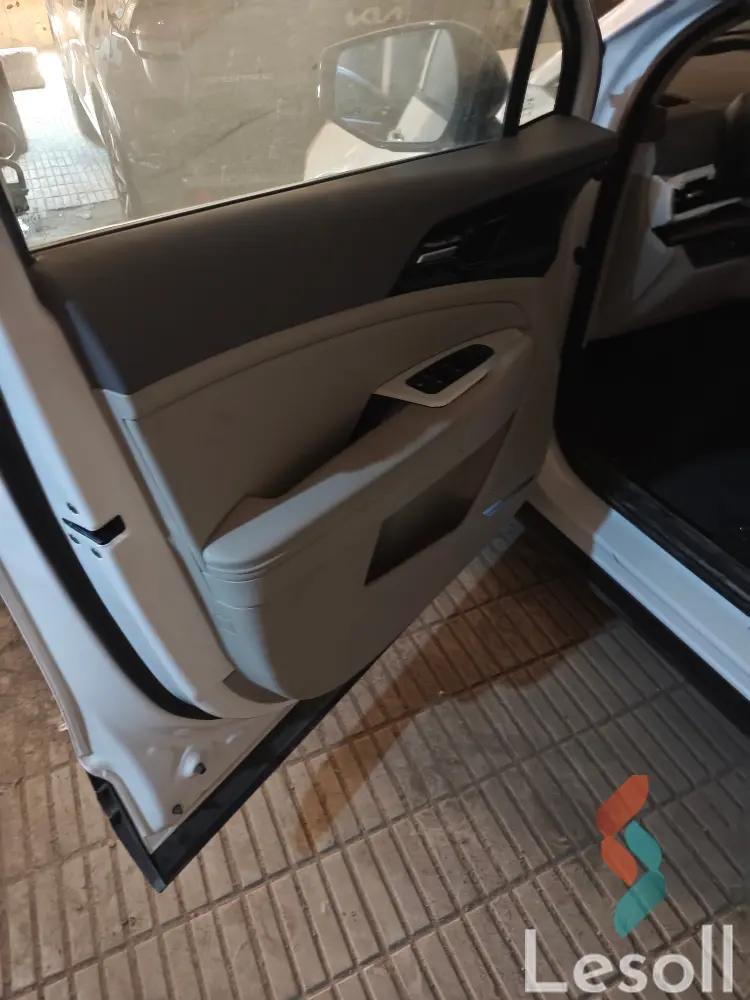 كيا سبورتاج مانيوال مستعملة أبيض موديل 2024 - كل الصور