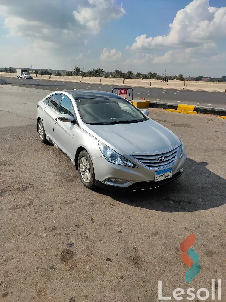 هيونداي سوناتا اوتوماتك مستعملة فضي موديل 2012 - صورة 3