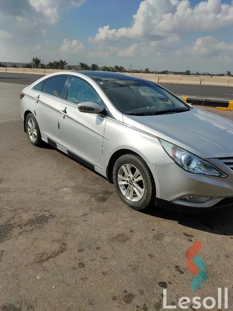 هيونداي سوناتا اوتوماتك مستعملة فضي موديل 2012 - صورة 2