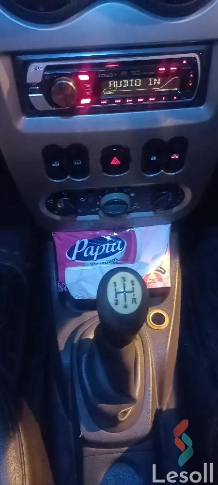 رينو سانديرو مانيوال مستعملة أسود موديل 2011 - كل الصور