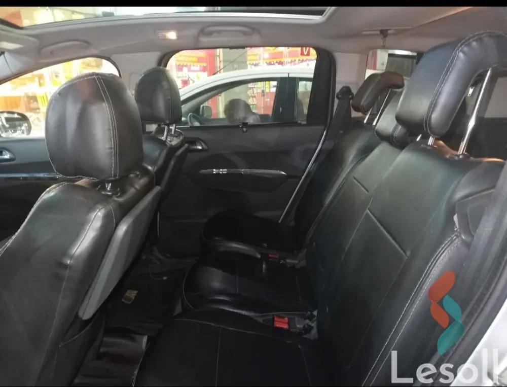 بيجو 5008 اوتوماتك مستعملة فضي موديل 2017 - كل الصور