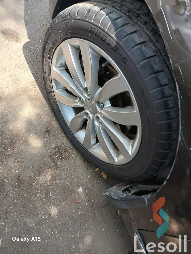 كيا كارينز اوتوماتك مستعملة بني موديل 2015