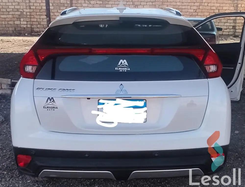 ميتسوبيشي إكليبس كروس اوتوماتك مستعملة أبيض موديل 2021