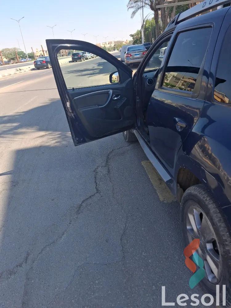 رينو دستر اوتوماتك مستعملة أزرق موديل 2017 - كل الصور