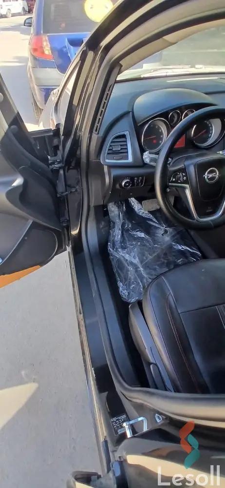 أوبل أسترا اوتوماتك مستعملة أسود موديل 2014 - كل الصور