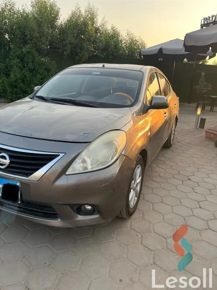 نيسان صني اوتوماتك مستعملة رمادي داكن موديل 2015