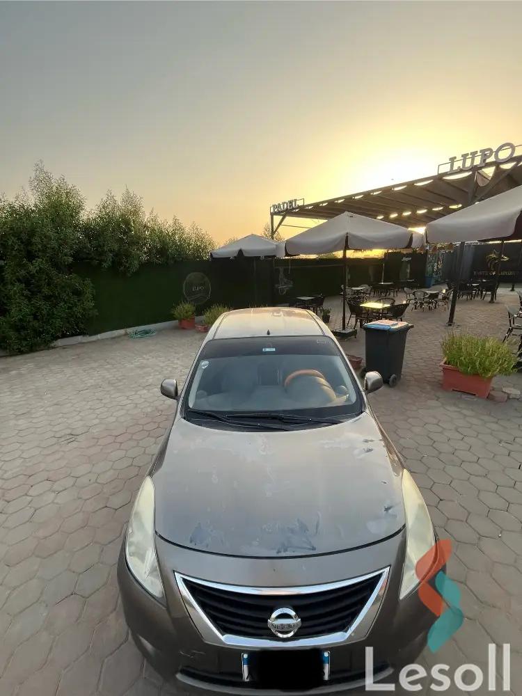 نيسان صني اوتوماتك مستعملة رمادي داكن موديل 2015