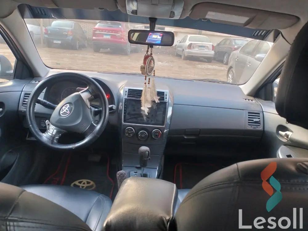 تويوتا كورولا اوتوماتك مستعملة فضي موديل 2009