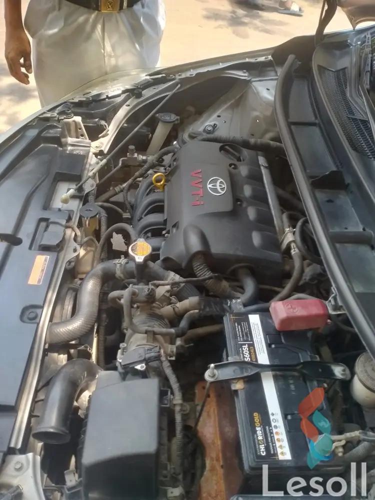 تويوتا يارس اوتوماتك مستعملة ذهبي موديل 2015