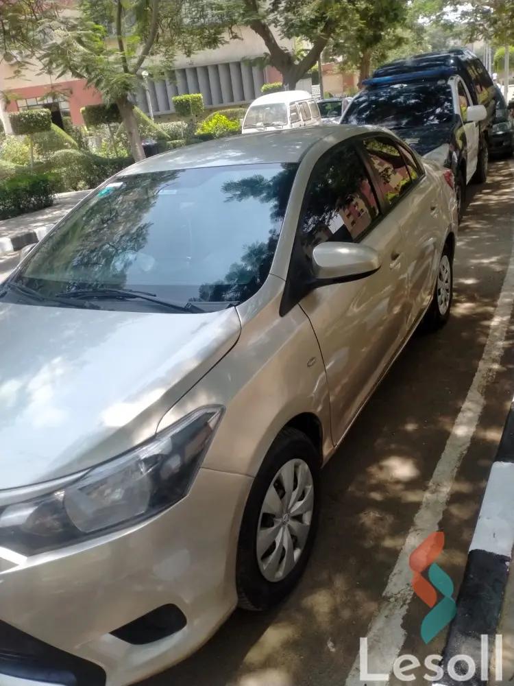 تويوتا يارس اوتوماتك مستعملة ذهبي موديل 2015