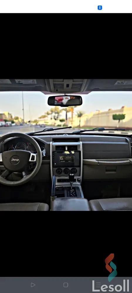 جيب جراند شيروكي اوتوماتك مستعملة أسود موديل 2010