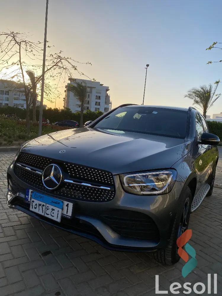 مرسيدس بنز جي ال سي ٣٠٠ اوتوماتك مستعملة فضي موديل 2022