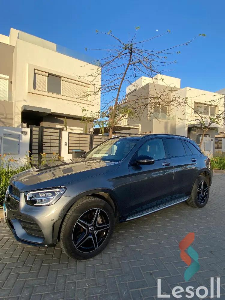 مرسيدس بنز جي ال سي ٣٠٠ اوتوماتك مستعملة فضي موديل 2022