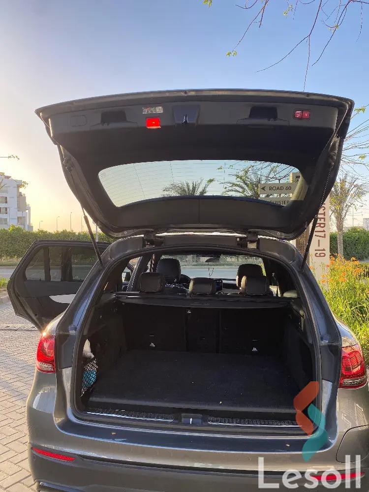 مرسيدس بنز جي ال سي ٣٠٠ اوتوماتك مستعملة فضي موديل 2022 - كل الصور