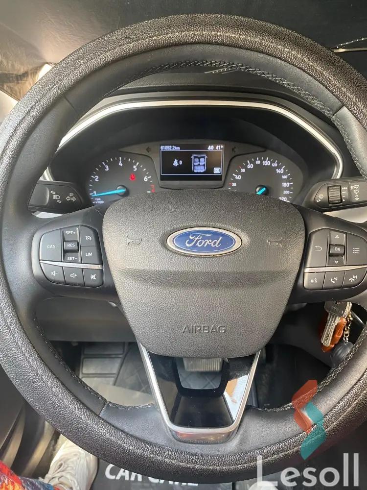 Ford focus automatic used red model 2022 - Image 2