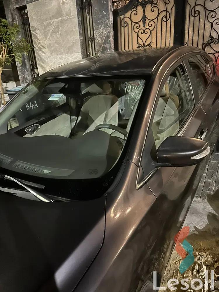 نيسان سنترا اوتوماتك مستعملة بني موديل 2021 - كل الصور