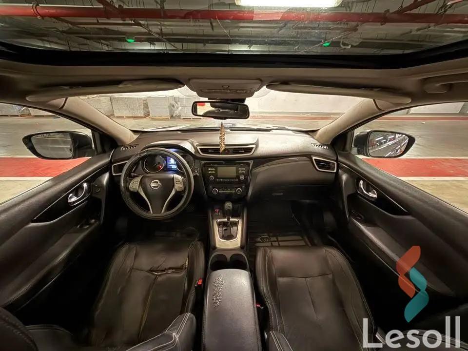 نيسان قشقاي اوتوماتك مستعملة رمادي داكن موديل 2015