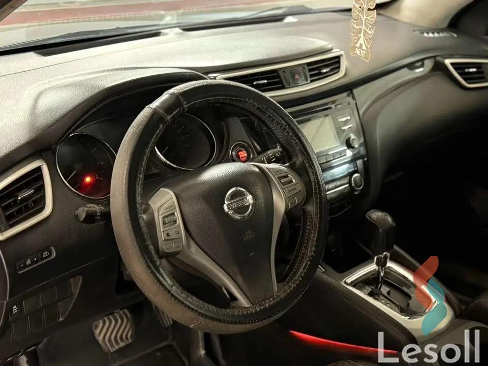 نيسان قشقاي اوتوماتك مستعملة رمادي داكن موديل 2015