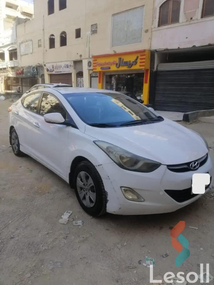 هيونداي إلنترا مانيوال مستعملة أبيض موديل 2012