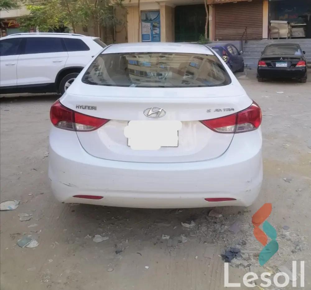 هيونداي إلنترا مانيوال مستعملة أبيض موديل 2012
