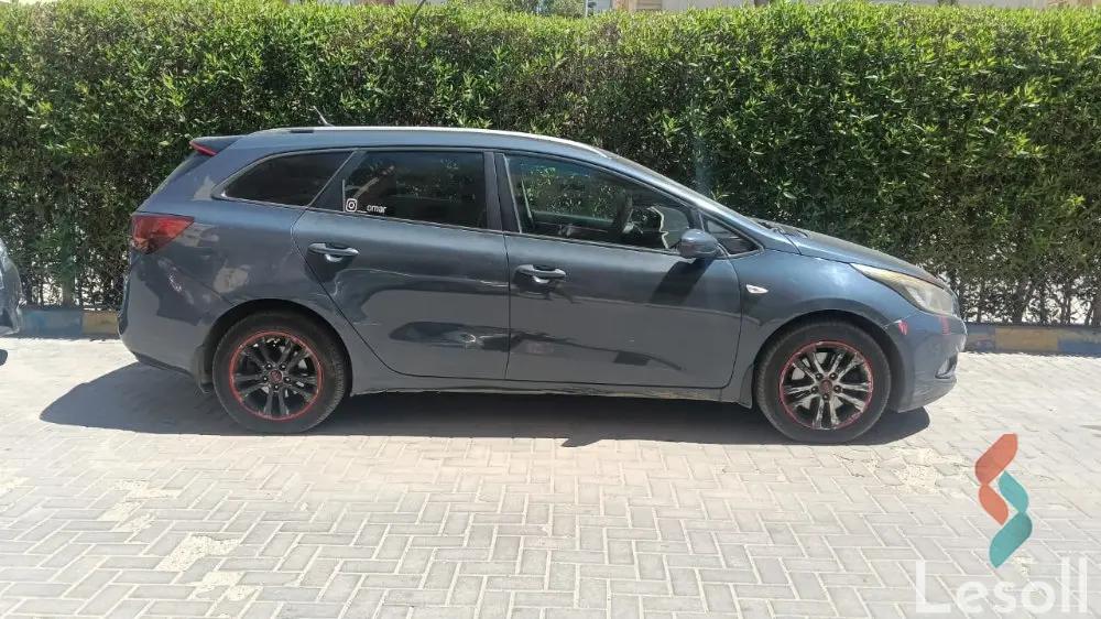 كيا سيد اوتوماتك مستعملة رمادي داكن موديل 2016