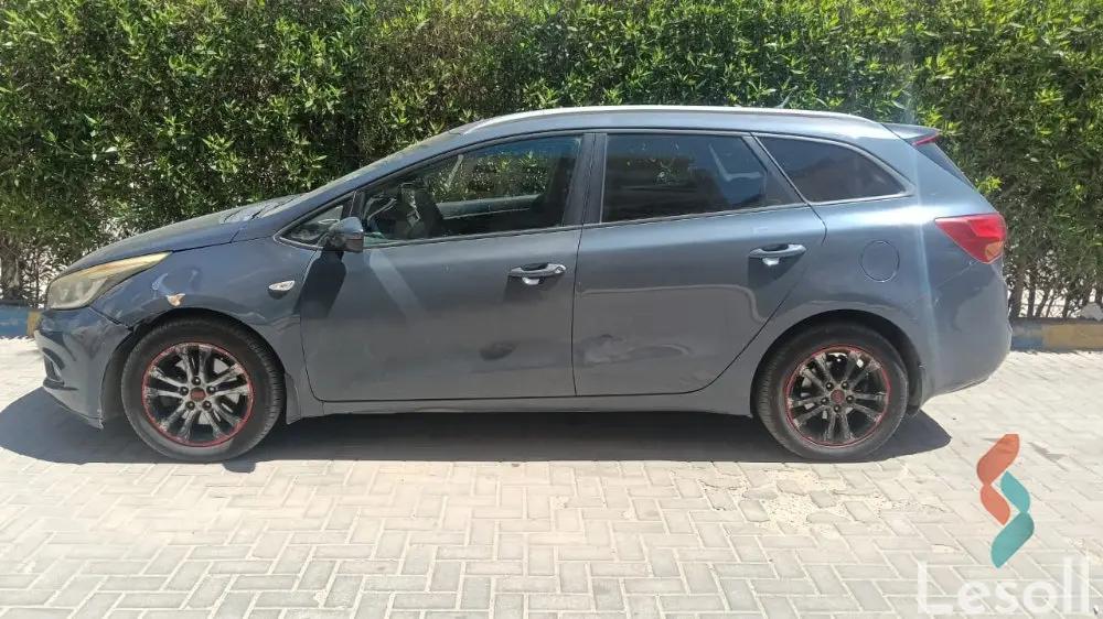 كيا سيد اوتوماتك مستعملة رمادي داكن موديل 2016