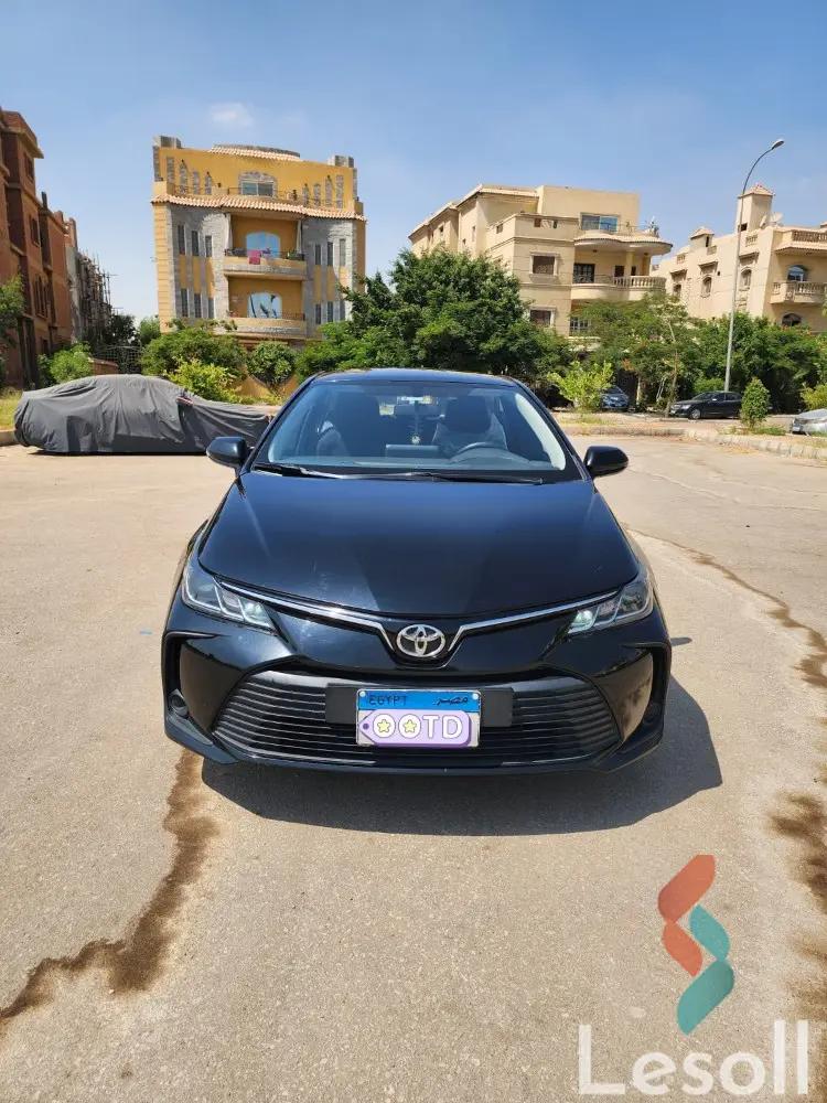 تويوتا كورولا مانيوال مستعملة أسود موديل 2022