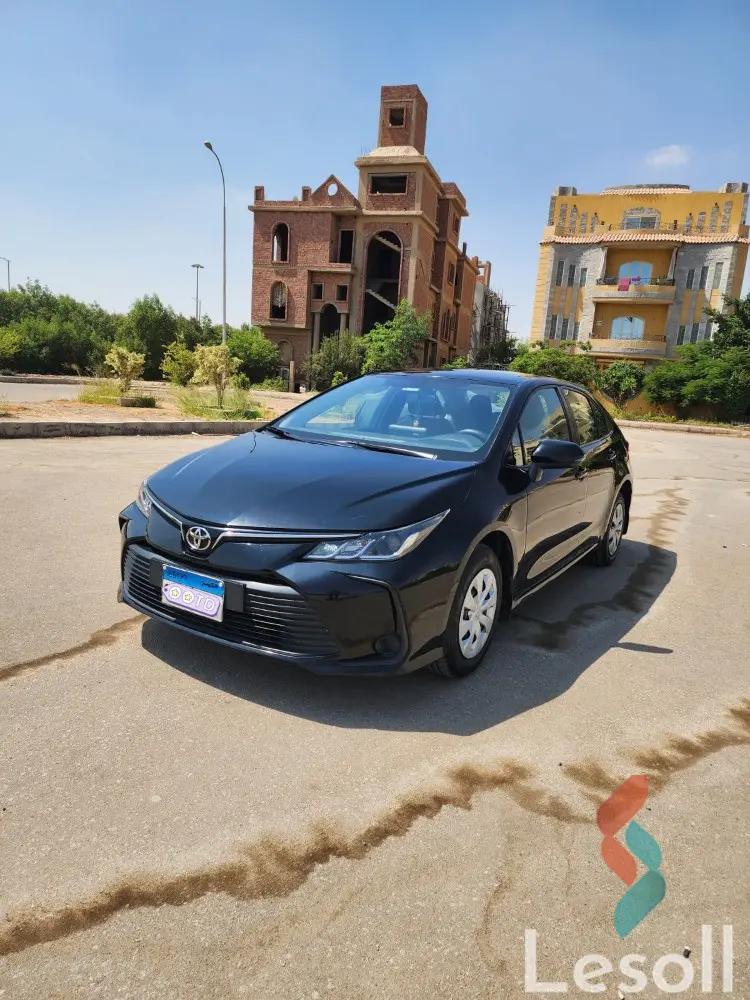 تويوتا كورولا مانيوال مستعملة أسود موديل 2022