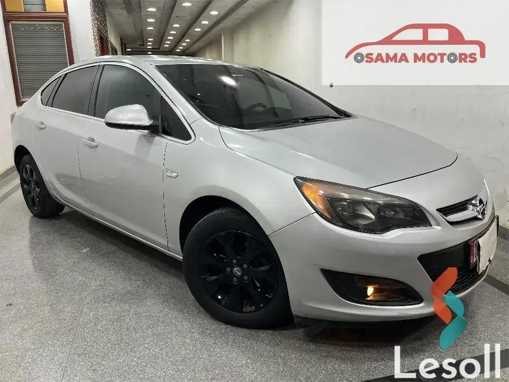 أوبل أسترا اوتوماتك مستعملة فضي موديل 2021