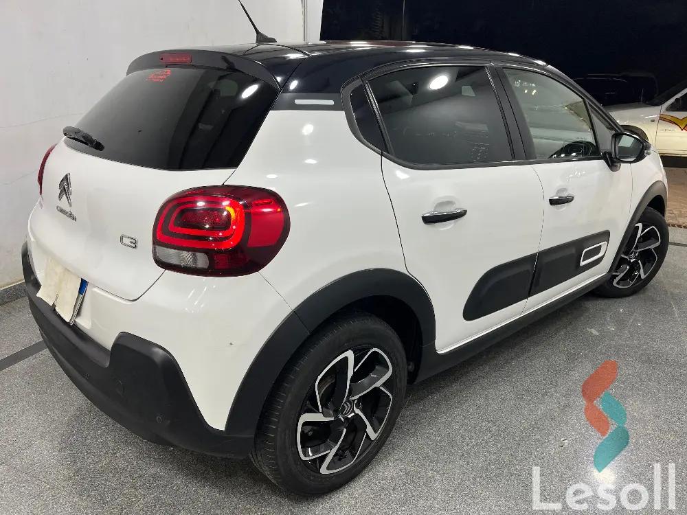 ستروين سي3 اوتوماتك مستعملة أبيض موديل 2022 - كل الصور